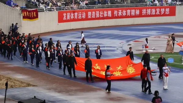 La Universidad Normal de Chongqing alberga los 57º Juegos de Atletismo de Primavera