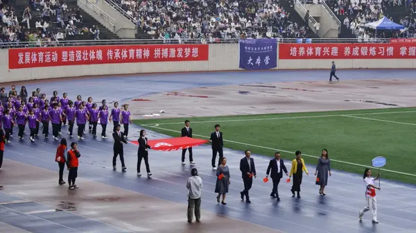 La Universidad Normal de Chongqing alberga los 57º Juegos de Atletismo de Primavera