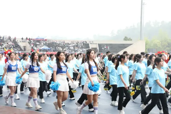 La Universidad Normal de Chongqing alberga los 57º Juegos de Atletismo de Primavera