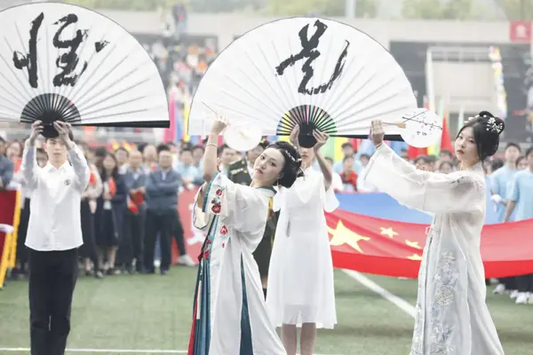 La Universidad Normal de Chongqing alberga los 57º Juegos de Atletismo de Primavera