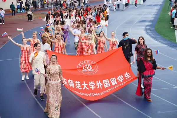 La Universidad Normal de Chongqing alberga los 57º Juegos de Atletismo de Primavera