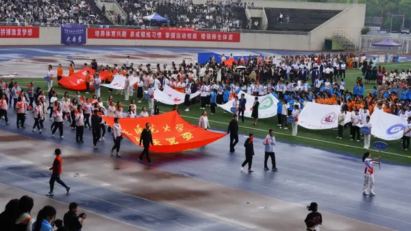 La Universidad Normal de Chongqing alberga los 57º Juegos de Atletismo de Primavera